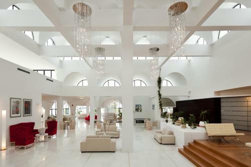 Hotel Oceanis Beach & Spa Resort