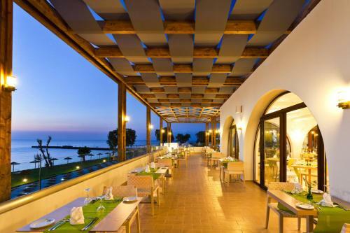 Hotel Oceanis Beach & Spa Resort