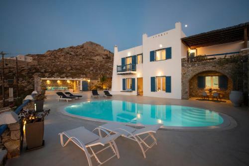 Serene Villa By Stylish Stays
