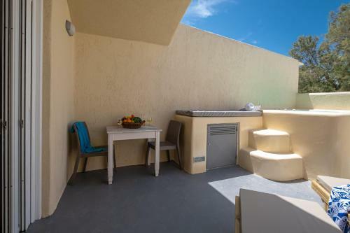 Cyclops Beach Apartments
