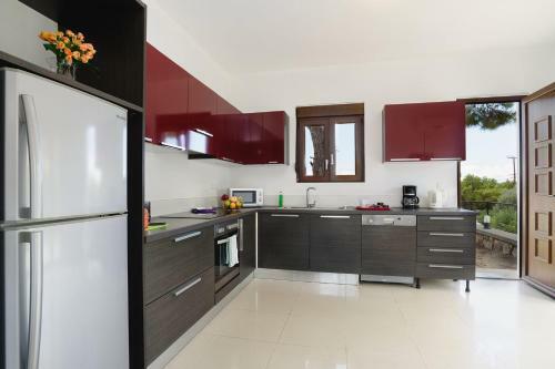 Persis Villa