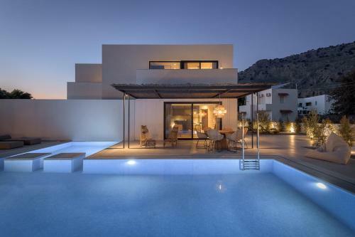 Pefki Villa Sleeps 6 With Pool And Air Con