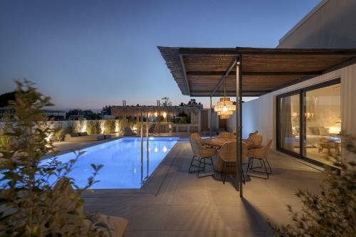 Pefki Villa Sleeps 6 With Pool And Air Con