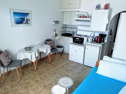 Breezy Holiday Home In Paros At Beach