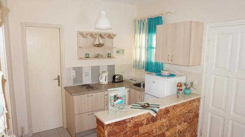 Artemis Apartments ( Yiannis House)