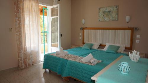 Artemis Apartments ( Yiannis House)