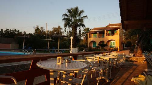 Artemis Apartments ( Yiannis House)