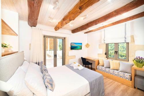 Blue Lake Villa Heated Pool
