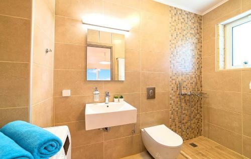 Vista Mare Villas Heated Pool