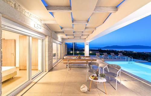 Vista Mare Villas Heated Pool