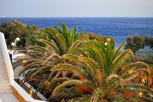 Paraga Villa Sleeps 20 With Pool And Air Con