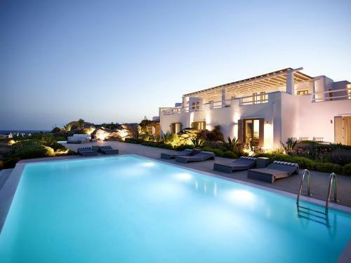 Paraga Villa Sleeps 32 With Pool And Air Con