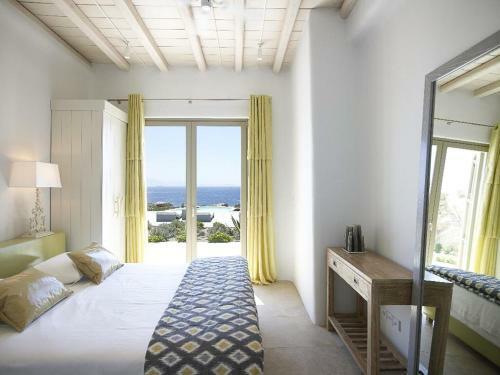 Paraga Villa Sleeps 32 With Pool And Air Con