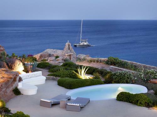 Paraga Villa Sleeps 32 With Pool And Air Con