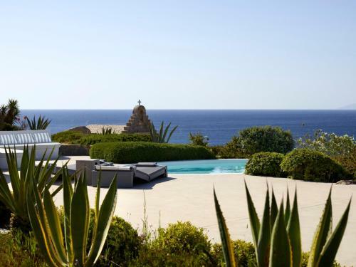 Paraga Villa Sleeps 32 With Pool And Air Con