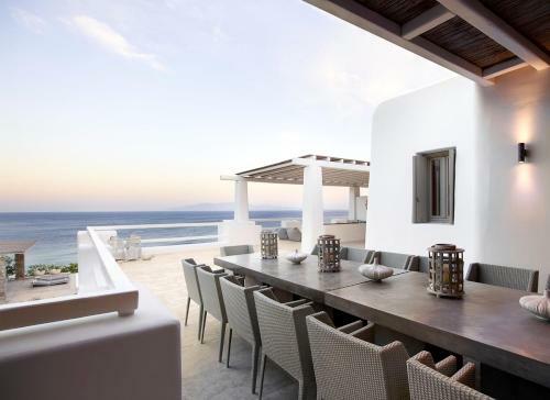 Paraga Villa Sleeps 32 With Pool And Air Con