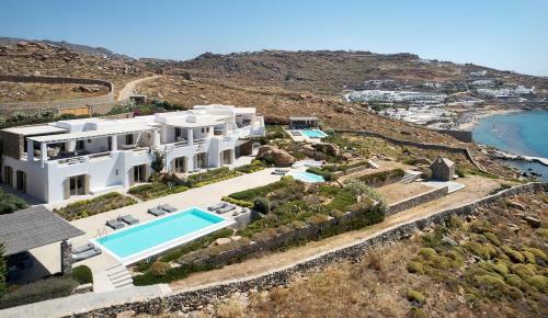 Paraga Villa Sleeps 32 With Pool And Air Con