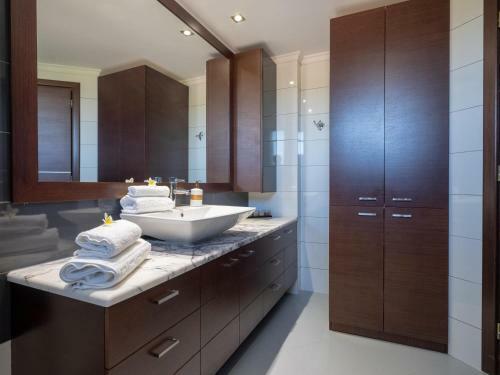 Apartamento Luxury Villa Set In Walled Garden W/ Heated Pool
