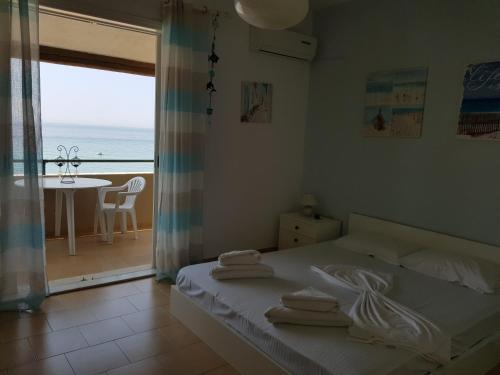 Glyfada Two Floors Maizonette Aa2 62