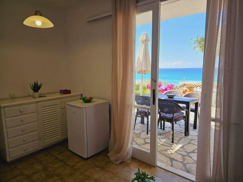 Corfu Glyfada Beachfront Apartment 2