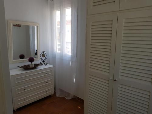 Corfu Glyfada Beachfront Apartment 7