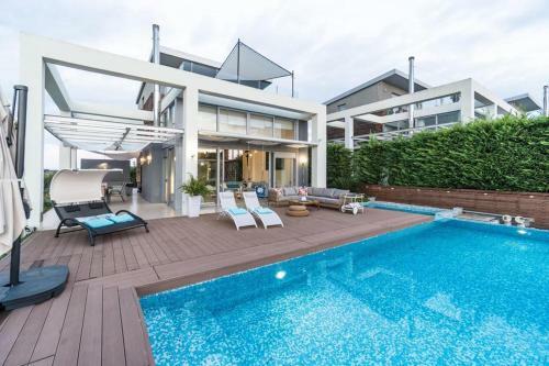 Island Villa Sani