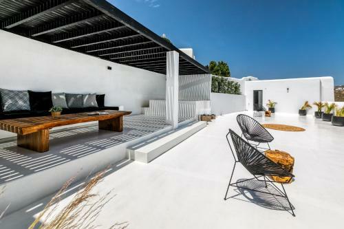Psarou Black Villa 2