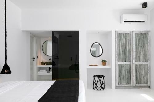 Psarou Black Villa 2