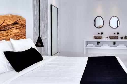 Psarou Black Villa 2