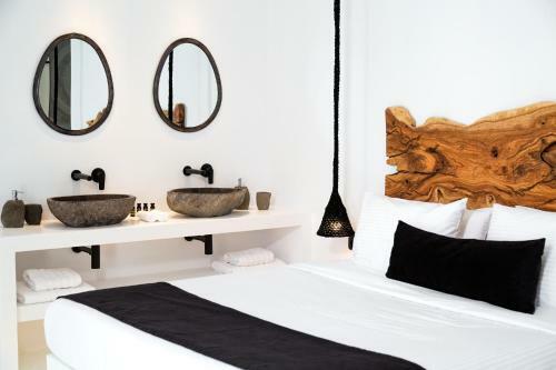 Psarou Black Villa 2