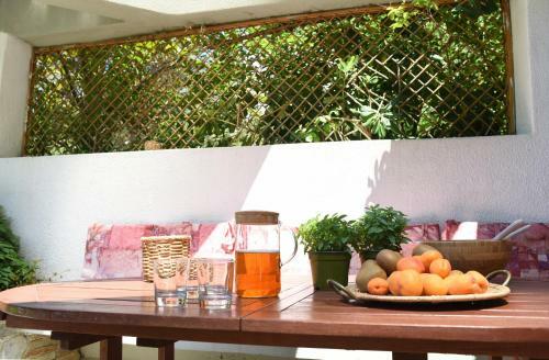 Peekaboo Shared Pool Villa
