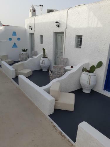 Hostal Vougli View