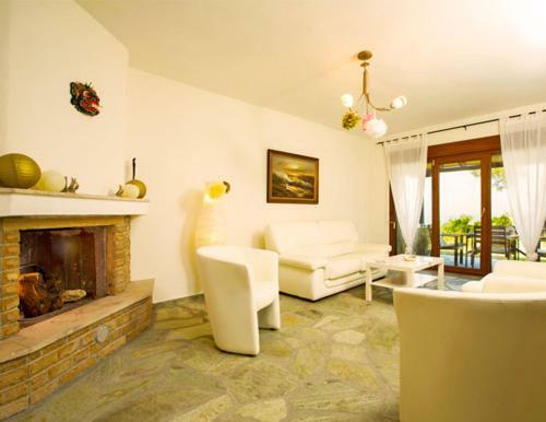 Akrogiali Villas
