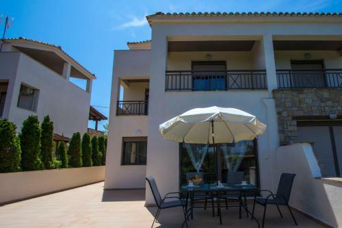 Akrogiali Villas