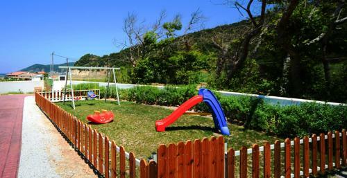 Aselinos Villa Sleeps 6 With Pool Air Con And Wifi