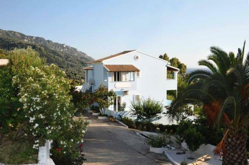 Cozy Apartment Few Mins From Beach Corfu