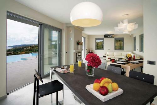 Villa Trapezaki Bay View