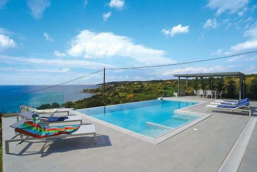 Villa Trapezaki Bay View