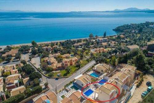 Akti Barbati Villa Ena
