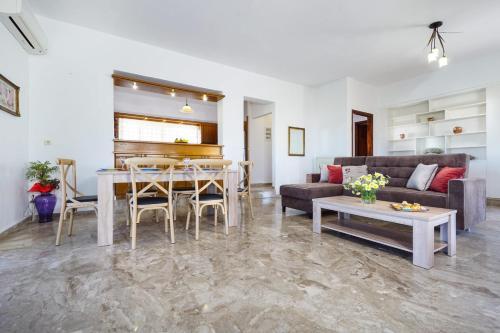 Golden Sea Villa