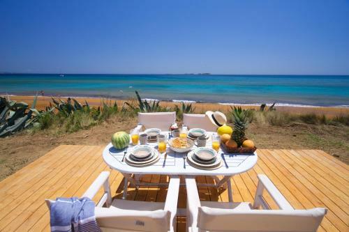 Grand Blue Beach Apartments & Suites