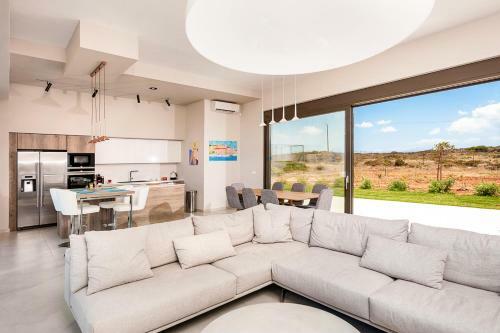 Stavros Villa Sleeps 10 With Pool Air Con And Wifi