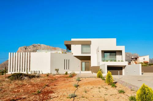 Stavros Villa Sleeps 10 With Pool Air Con And Wifi