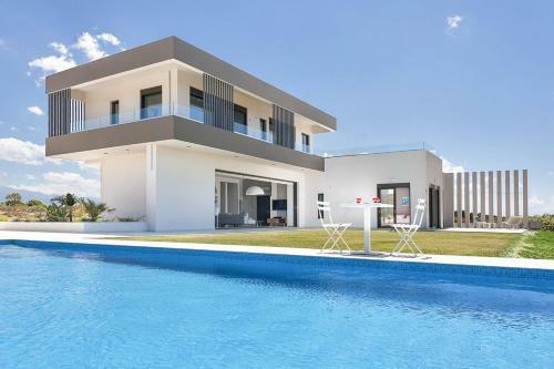 Stavros Villa Sleeps 10 With Pool Air Con And Wifi
