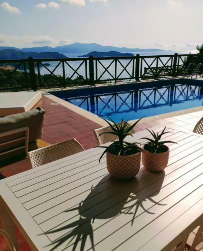 2b Luxurious Villa Io, With Private Pool And Stunningt Sea Views