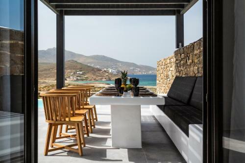 Hotel Ftelia Black Villas