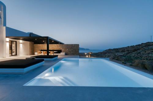 Hotel Ftelia Black Villas
