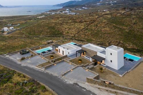 Hotel Ftelia Black Villas