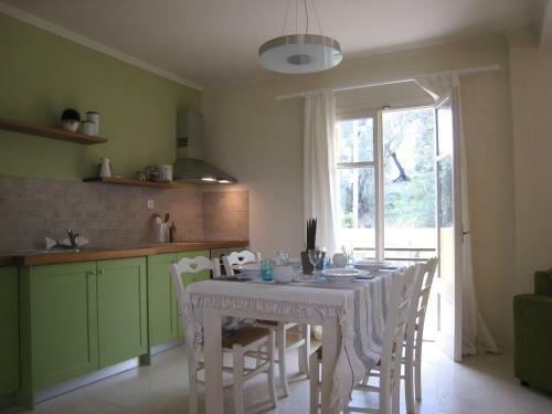 Villa Elaionas Guesthouse