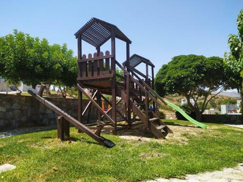 Apartamento Theseus Sea Side Studio With Private Beach!